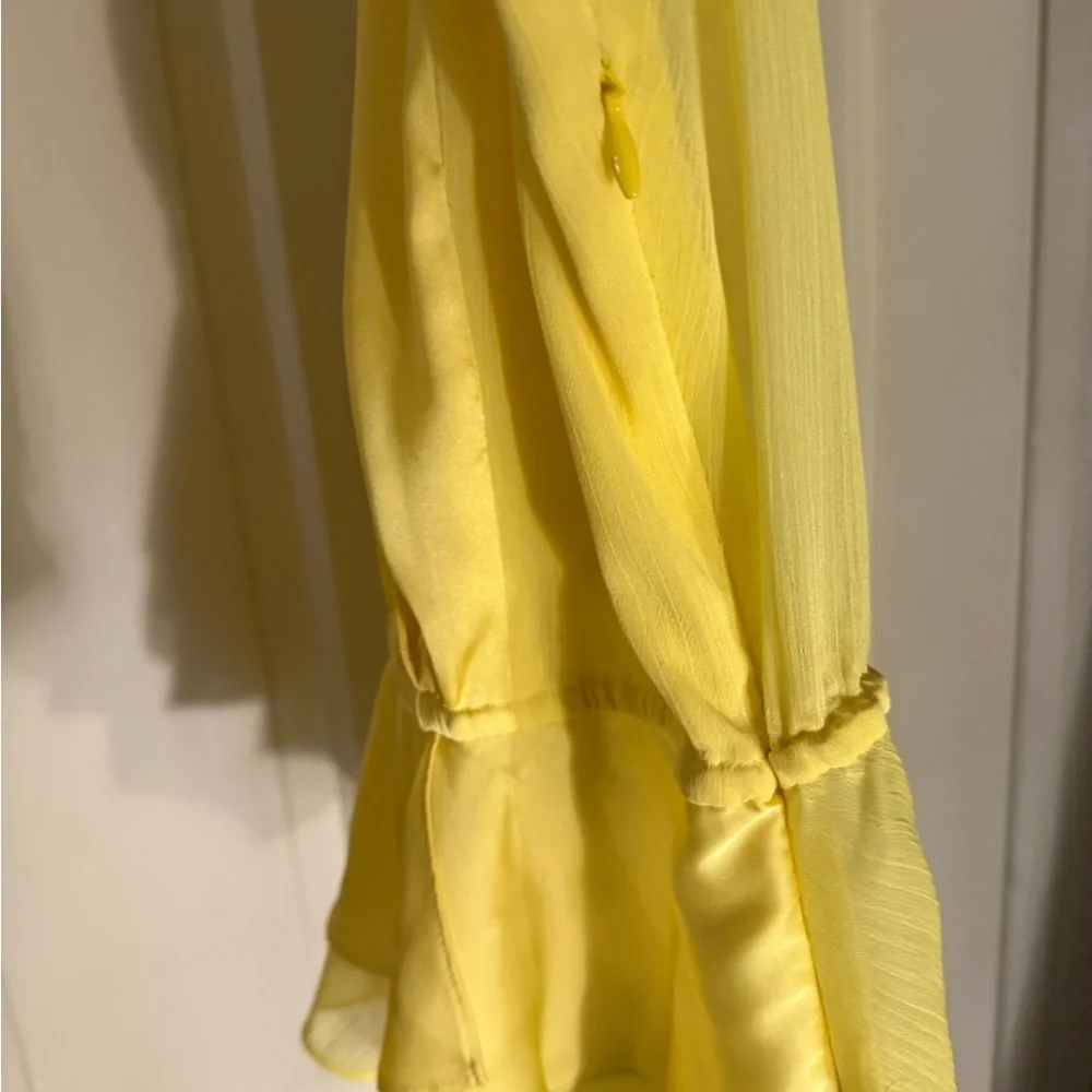Yellow Sleeveless Ruffle Top - Picture 4 of 4